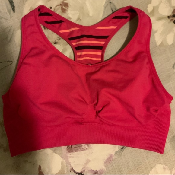 NEW! Reversible Seamfree Sports Bra! - Picture 8 of 9